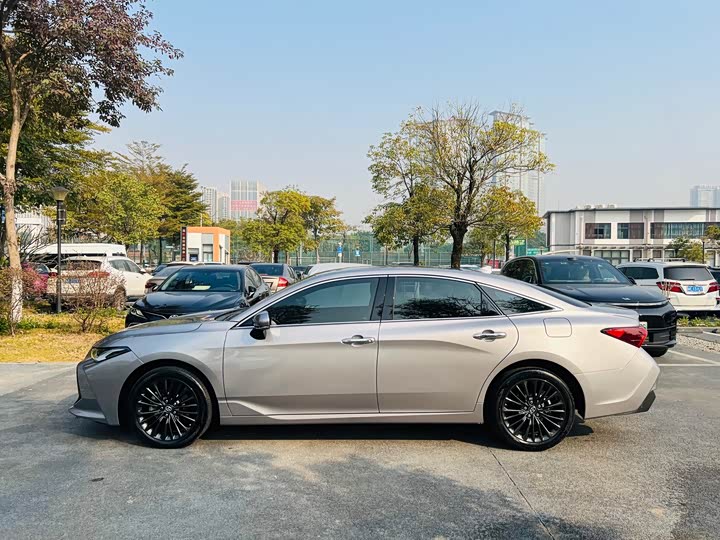 Фото 7 - Toyota Avalon