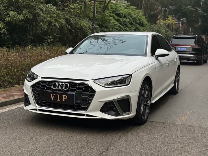 Фото 1 - Audi A4L