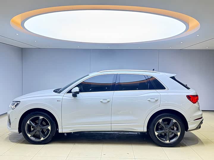 Фото 4 - Audi Q3