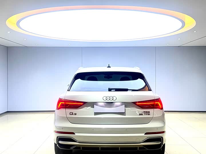 Фото 6 - Audi Q3