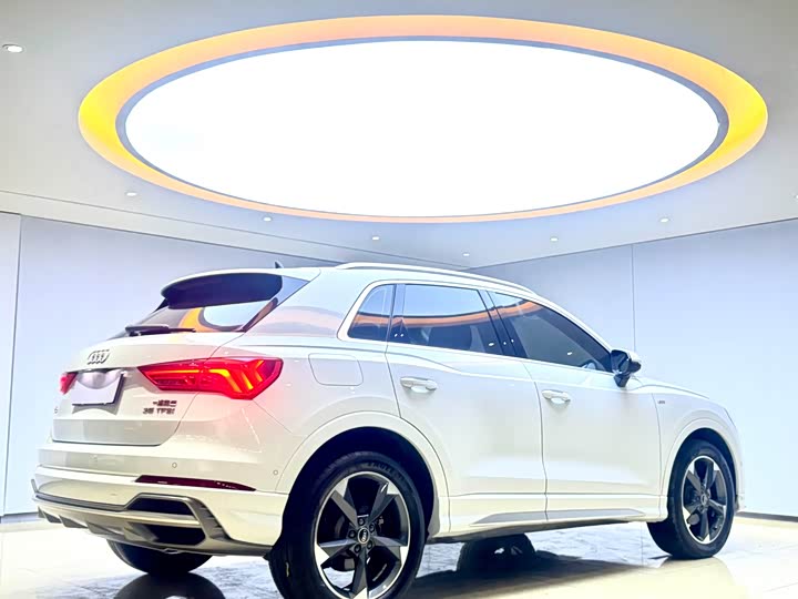 Фото 7 - Audi Q3