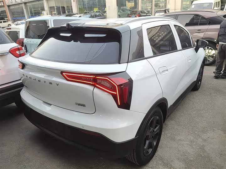 Фото 7 - Geely Geometry E Firefly