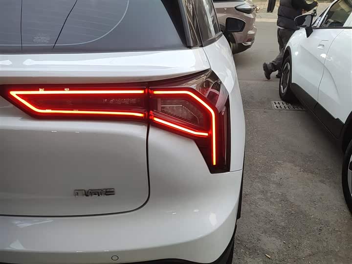 Фото 8 - Geely Geometry E Firefly