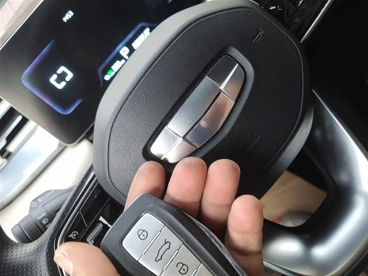 Фото 9 - Geely Geometry E Firefly