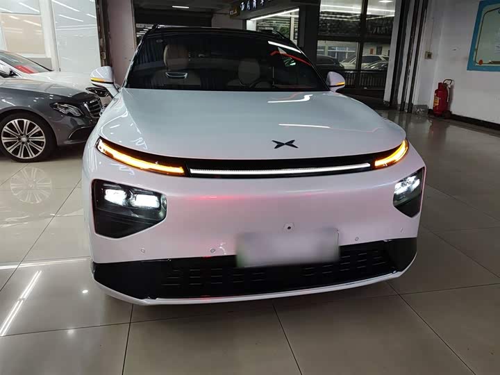 Фото 3 - XPeng G9