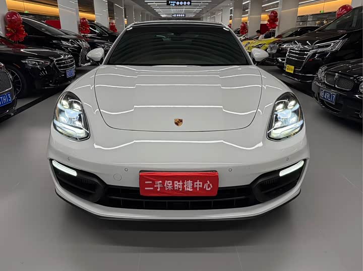 Фото 2 - Porsche Panamera