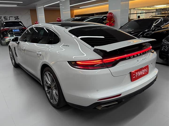 Фото 4 - Porsche Panamera