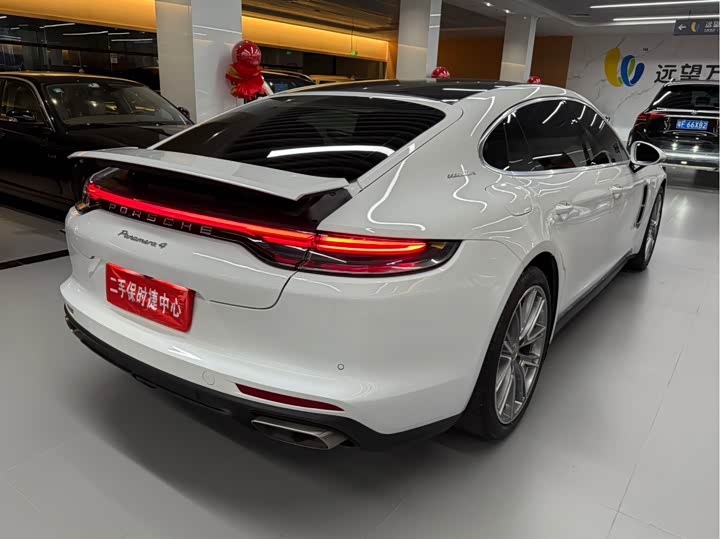 Фото 6 - Porsche Panamera