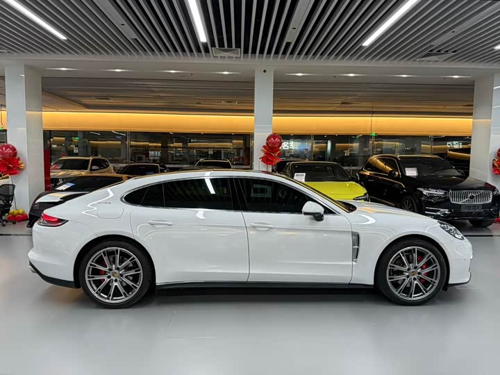 Фото 7 - Porsche Panamera