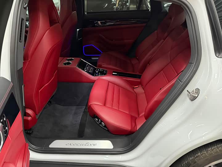 Фото 9 - Porsche Panamera