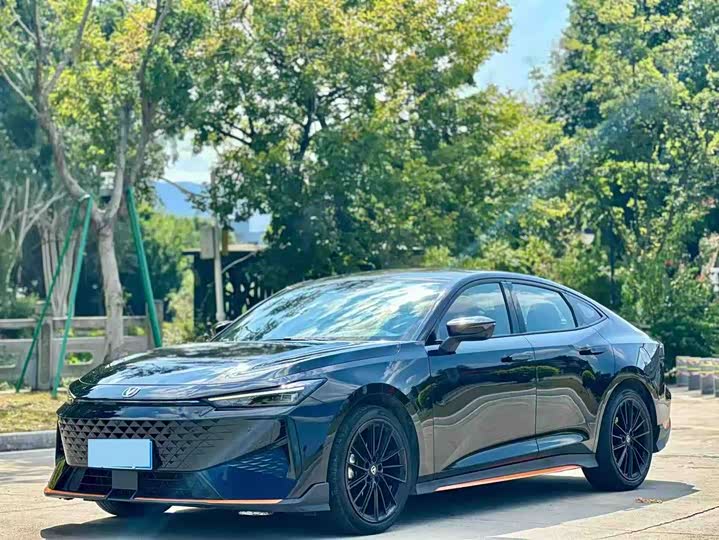 Фото 1 - Changan UNI-V