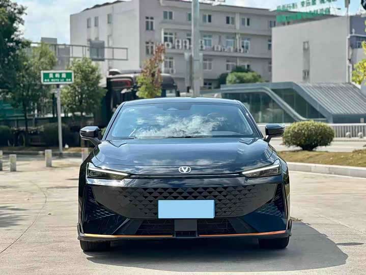 Фото 2 - Changan UNI-V