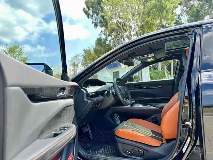 Фото 4 - Changan UNI-V