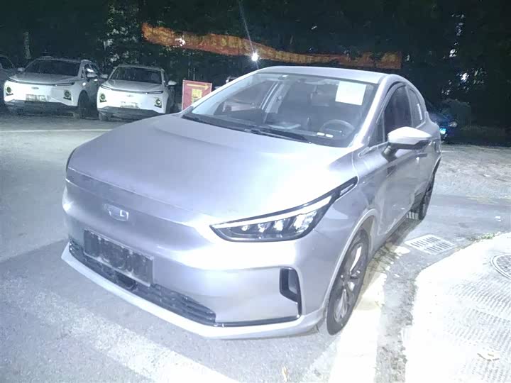 Фото 2 - Geely Geometry C