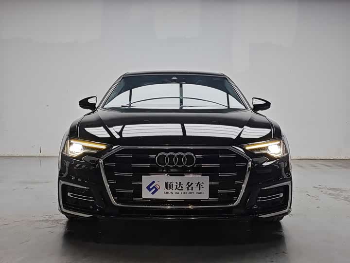 Фото 1 - Audi A6L