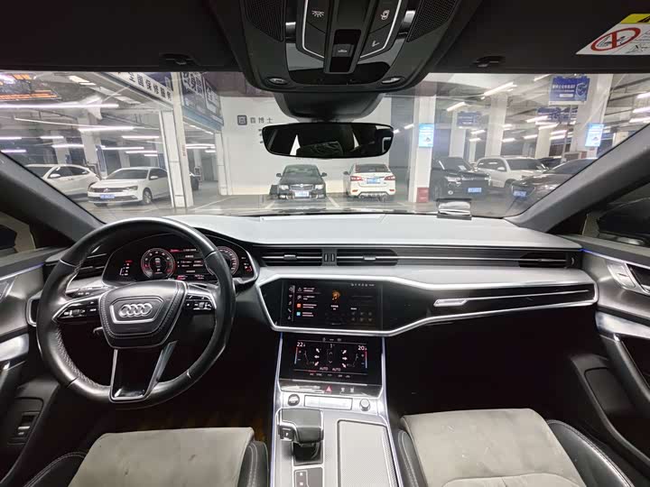 Фото 4 - Audi A6L
