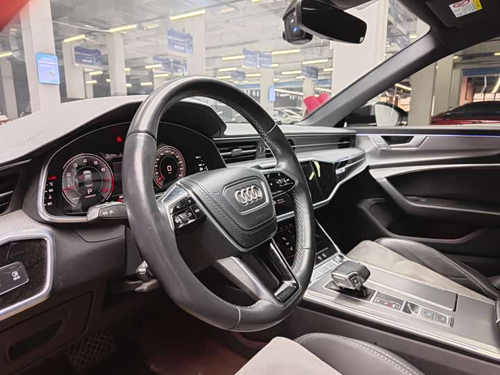 Фото 8 - Audi A6L