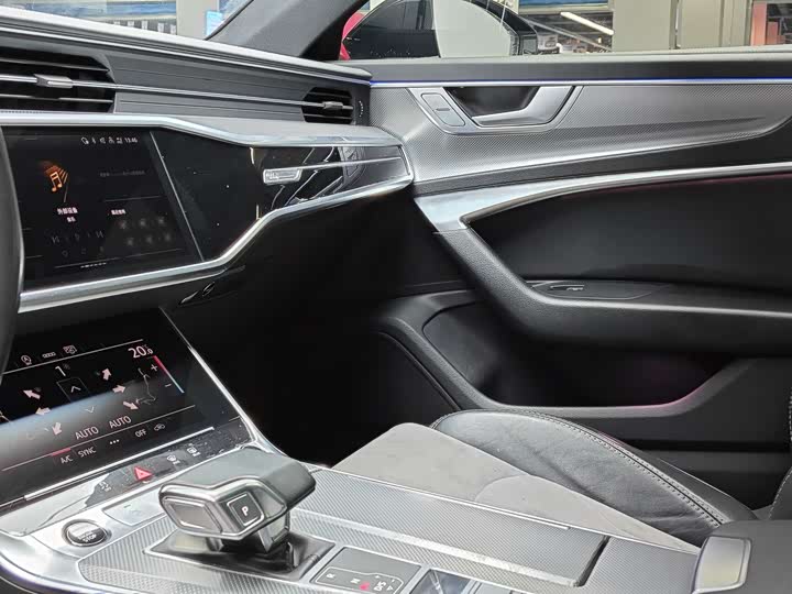 Фото 9 - Audi A6L