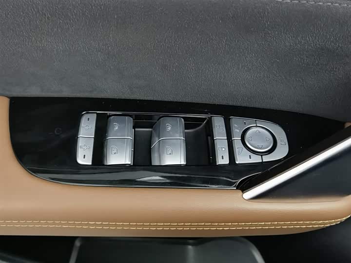 Фото 9 - BYD Tang Hybrid/EV