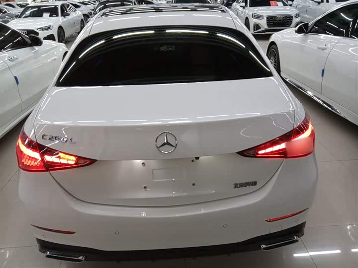 Фото 6 - Mercedes-Benz C-Class