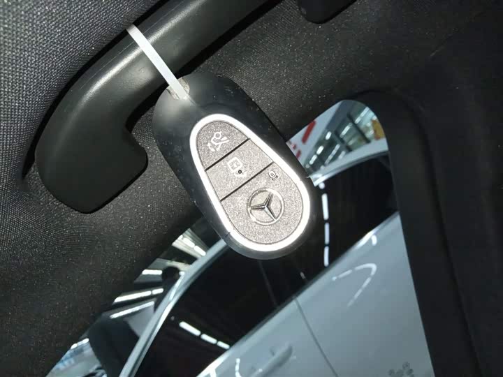 Фото 9 - Mercedes-Benz C-Class