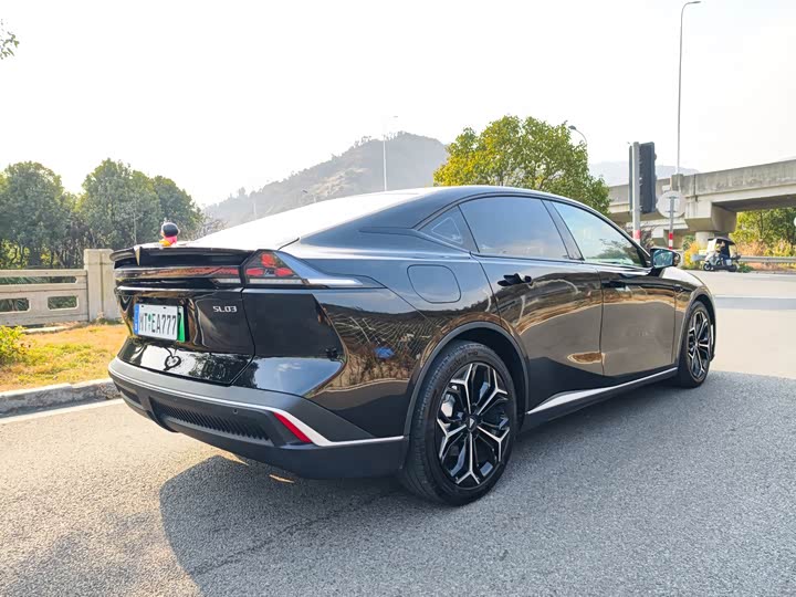 Фото 9 - Changan Deepal SL03