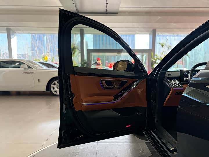 Фото 8 - Mercedes-Benz S-Class