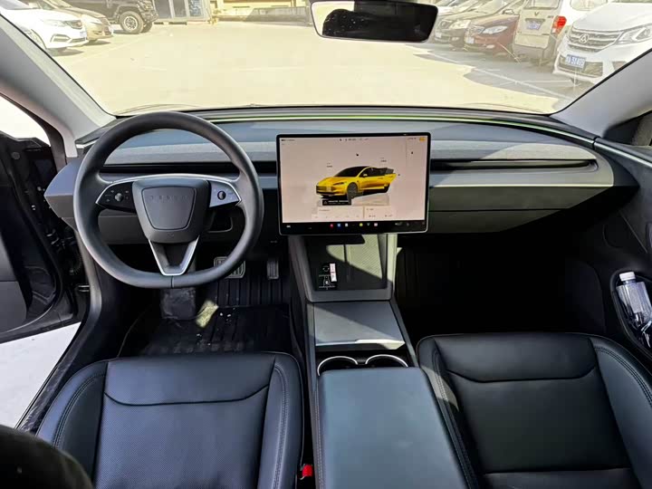 Фото 4 - Tesla Model 3