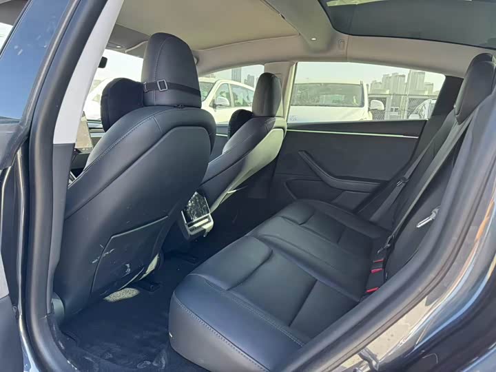 Фото 5 - Tesla Model 3