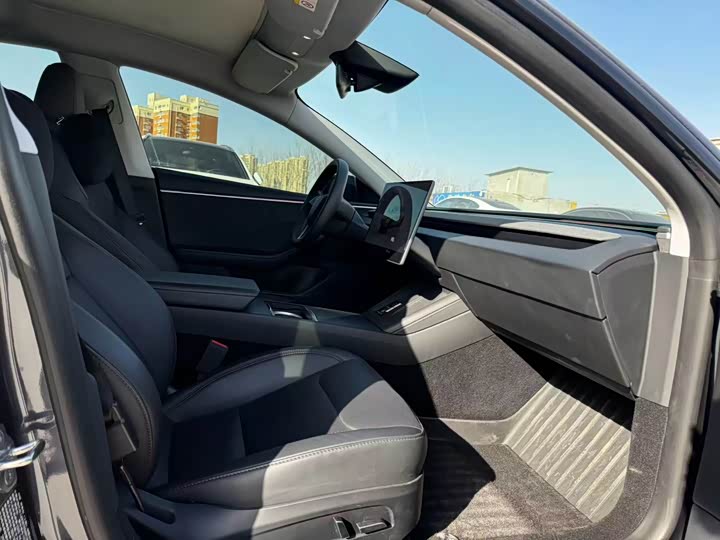 Фото 7 - Tesla Model 3