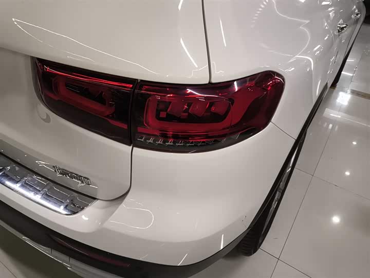 Фото 8 - Mercedes-Benz GLB-Class