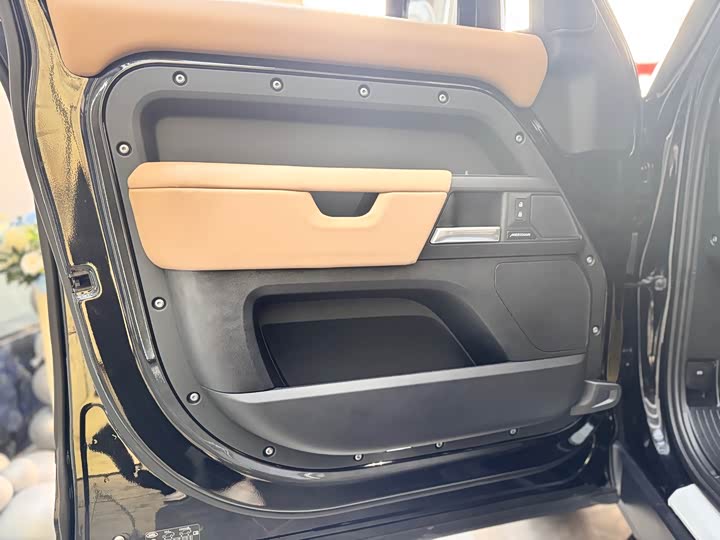 Фото 6 - Land Rover Defender