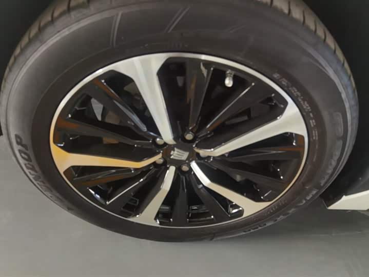 Фото 6 - Toyota Crown Kluger