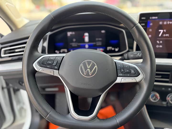 Фото 8 - Volkswagen Sagitar L