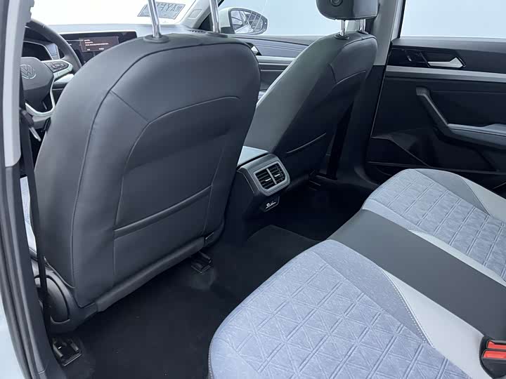 Фото 6 - Volkswagen Lavida