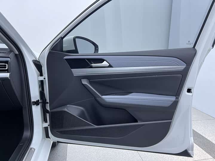 Фото 9 - Volkswagen Lavida