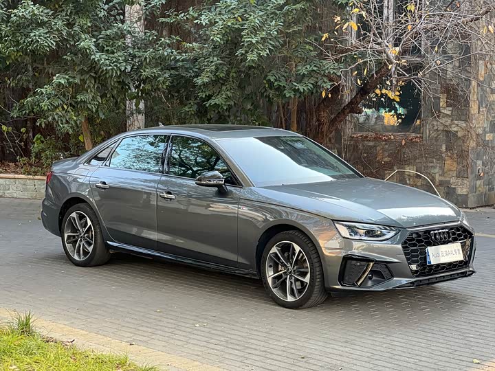 Фото 3 - Audi A4L