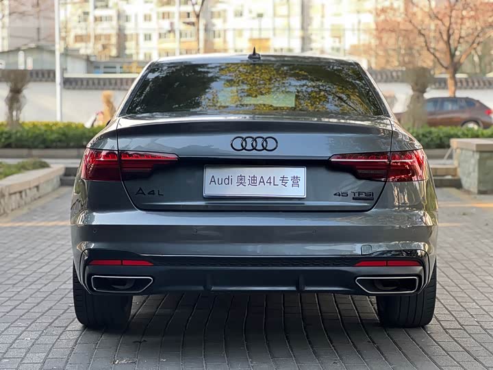 Фото 5 - Audi A4L