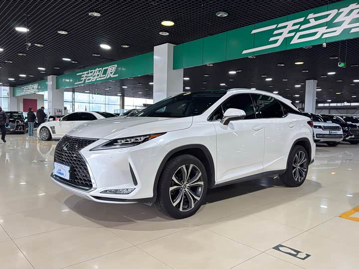 Фото 1 - Lexus RX