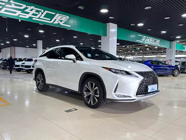 Фото 3 - Lexus RX