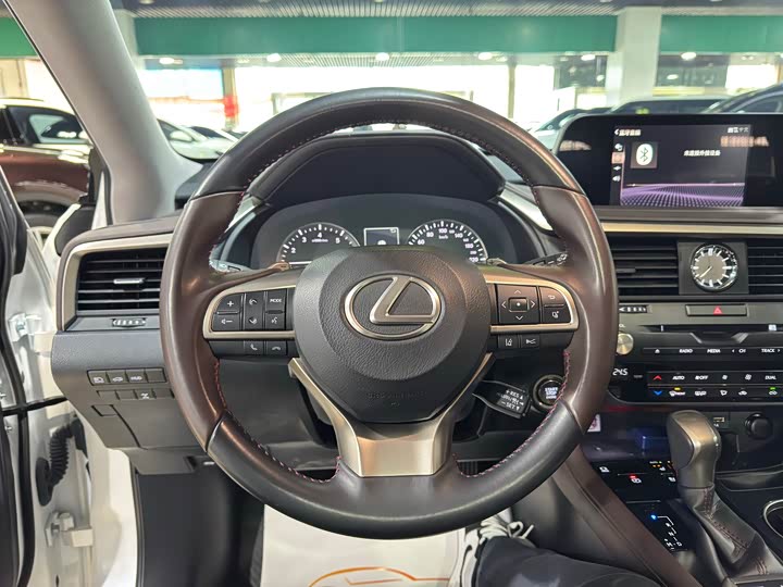 Фото 5 - Lexus RX