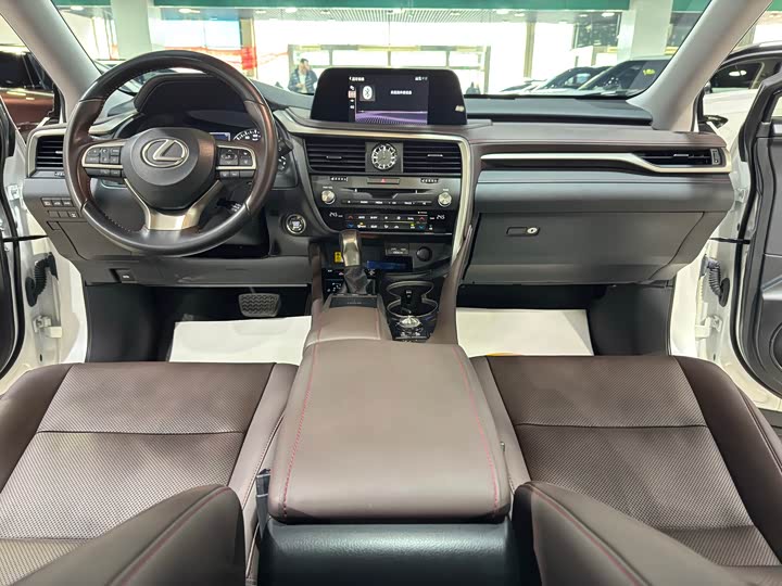 Фото 8 - Lexus RX