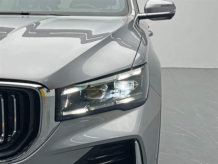 Фото 9 - Geely Monjaro