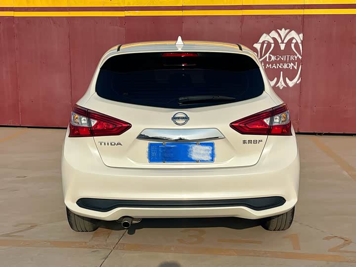 Фото 3 - Nissan Tiida
