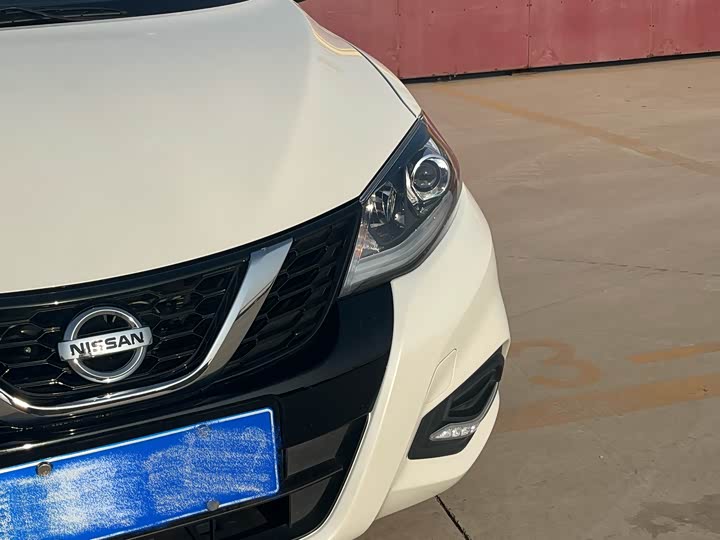 Фото 4 - Nissan Tiida