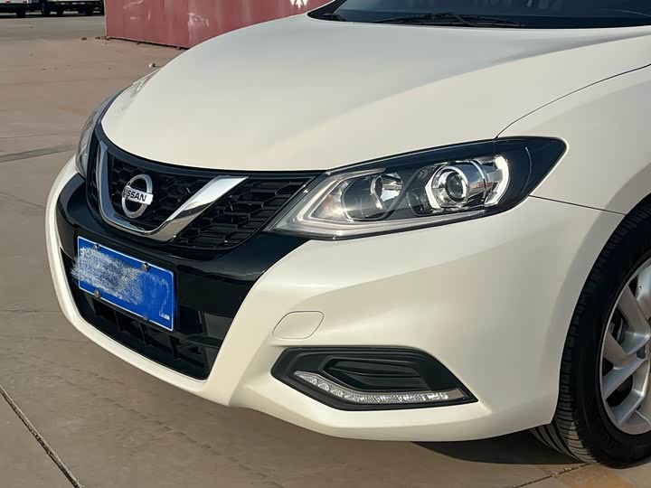 Фото 6 - Nissan Tiida