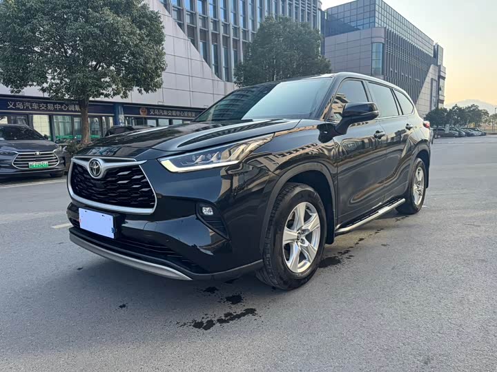 Фото 1 - Toyota Highlander