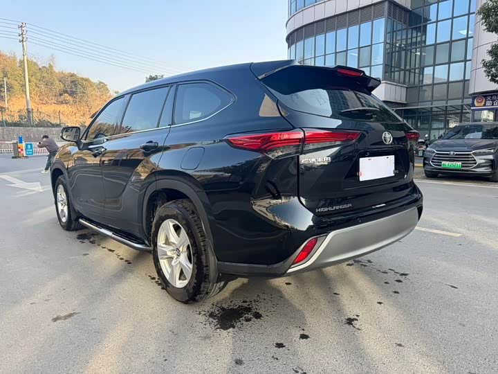 Фото 7 - Toyota Highlander