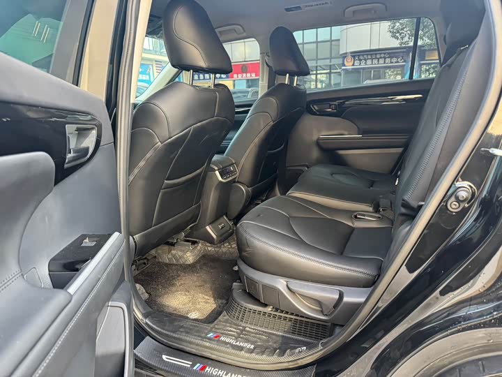 Фото 9 - Toyota Highlander