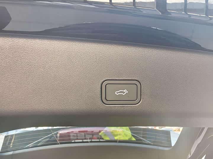 Фото 7 - Geely Monjaro